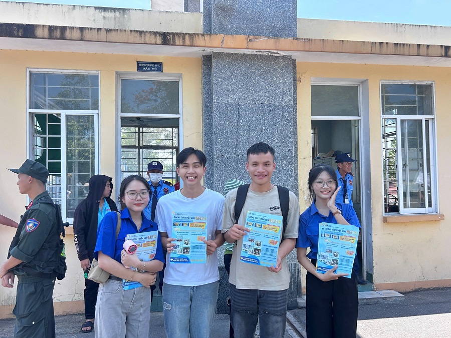 Phân hiệu UFM tại tỉnh Quảng Ngãi hỗ trợ thí sinh trong kỳ thi ĐGNL của ĐHQG TP. Hồ Chí Minh Đợt 2