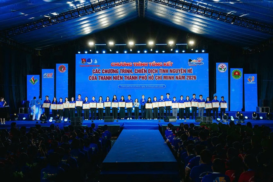 UFM nhận Bằng khen Trung ương Hội Sinh viên Việt Nam, khép lại một mùa hè rực rỡ của tuổi trẻ UFM