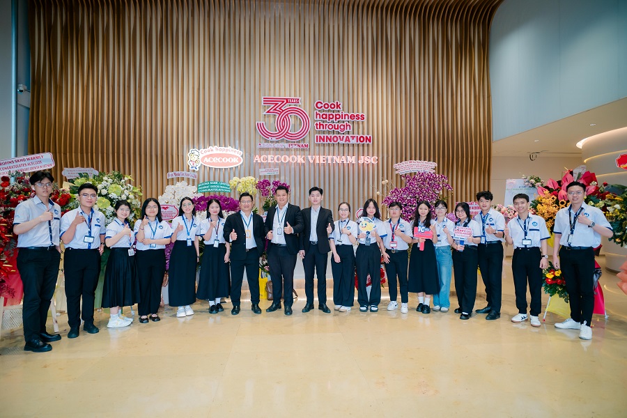 15 sinh viên UFM xuất sắc nhận học bổng “Acecook Happy Scholarship 2025”
