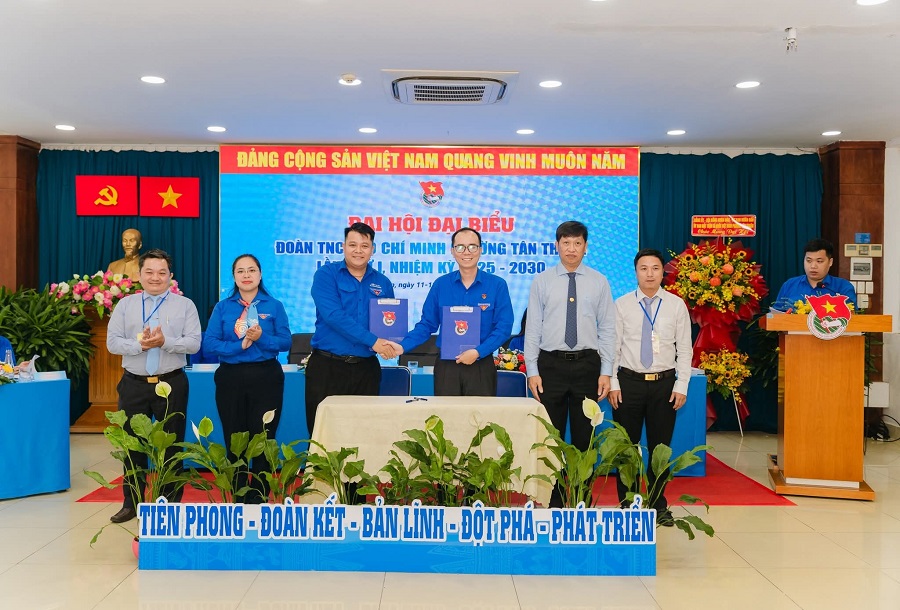 Đoàn trường UFM kí kết liên tịch với Đoàn các phường Trường trú đóng trên địa bàn TP.HCM