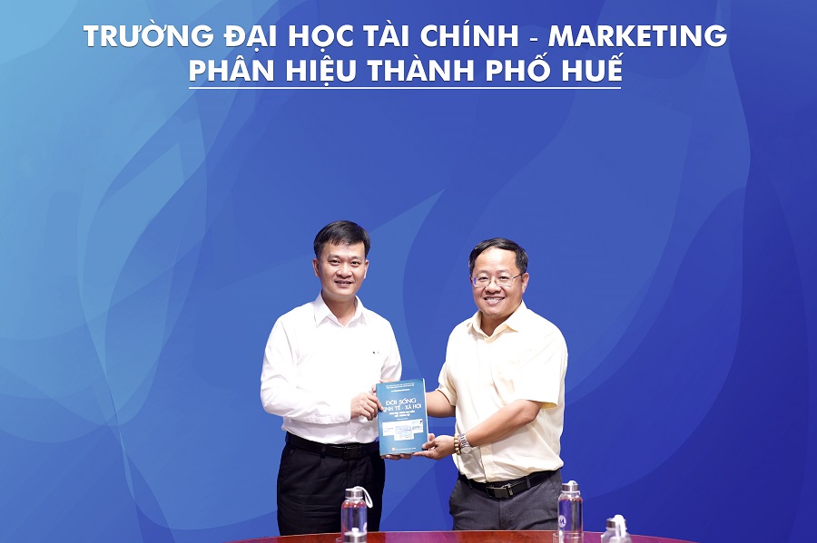 Phân hiệu UFM tại Huế làm việc với Sở Khoa học và Công nghệ thành phố Huế
